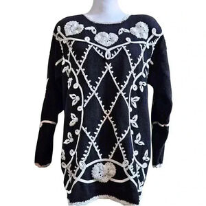 Vintage EUC Black and White Crochet Floral Sweater. Size Large.